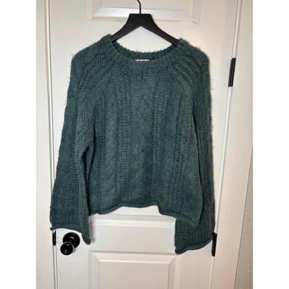 Cable Knit Crewneck Pullover Sweater with Bell Sleeves - Size Large - Picture 2 of 5